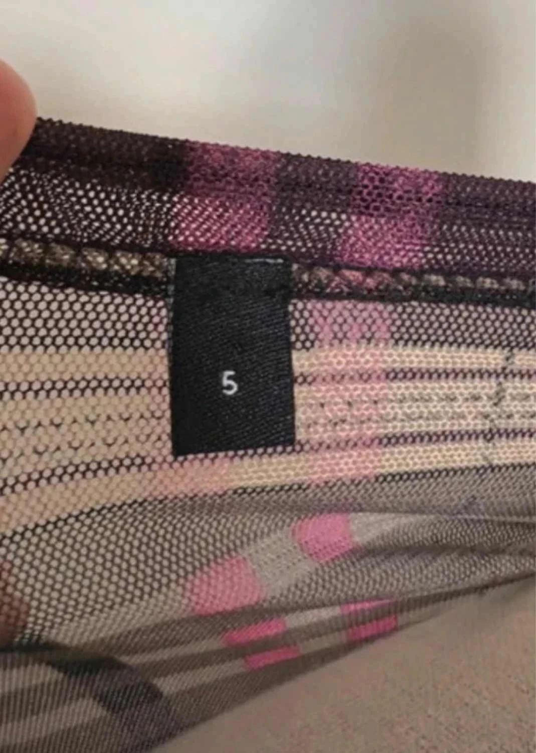 Blusa quadriculada com camiseta tamanho 5 – photo 4